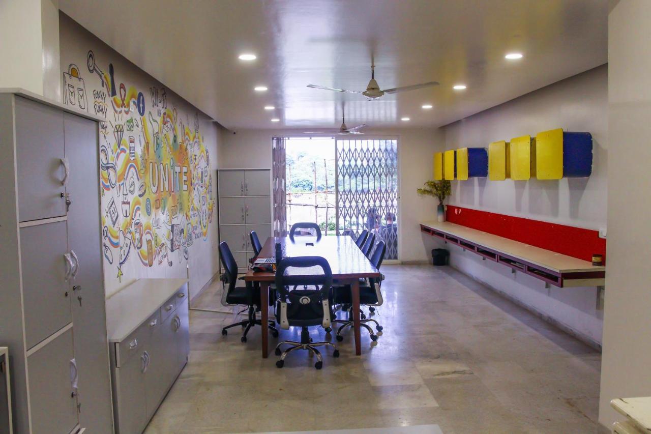 Urban Nomads Pune Riverside Colive Cowork Hostel Buitenkant foto
